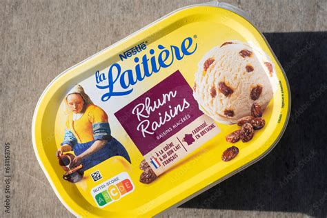 Bac de glace de la marque La Laitière commercialisé par Lactalis Nestlé