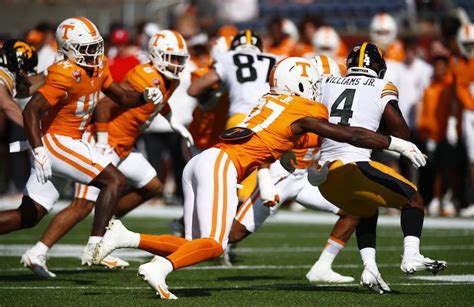 Espn Lists Tennessee Football S James Pearce As The Top Player In