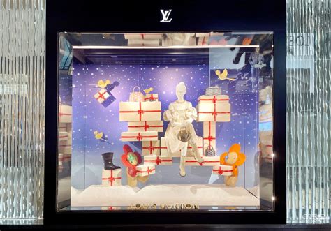 Christmas Holiday Windows 2023 | TDF - Visual Merchandising Manufacturer