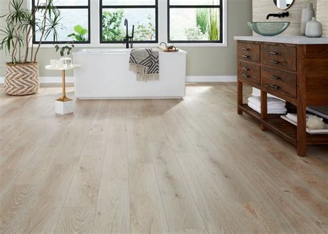 Coreluxe Xd 5mm Wpad Cardiff Red Oak Rigid Vinyl Plank Flooring 681 In Wide X 51 In Long