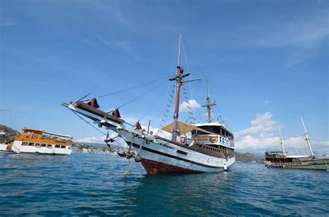 Sewa Kapal Phinisi Labuan Bajo Terbaik