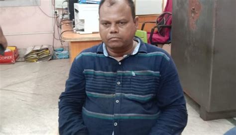 Junior Engineer Caught Taking Bribe In Odisha