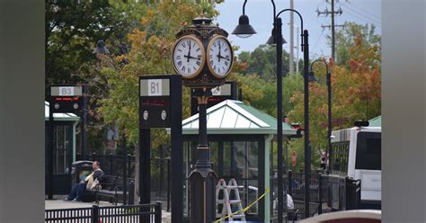 Street Clocks | Mass Transit