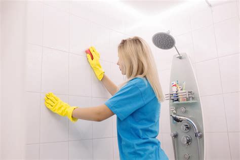 ultimate guide  cleaning  shower sparkling