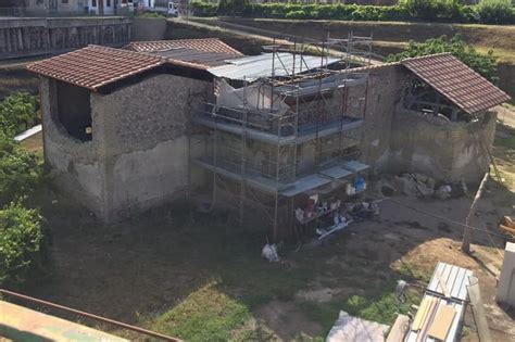 Tunnel Abusivi Vicino Alla Domus Romana Scoperta La Base Dei Tombaroli