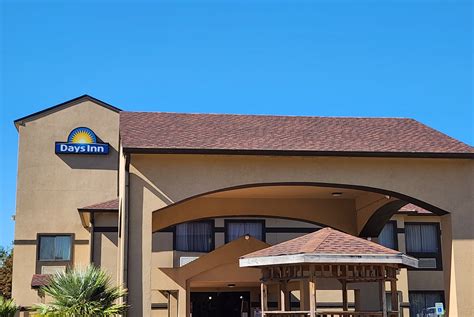 Days Inn by Wyndham Lumberton | Lumberton, TX Hotels