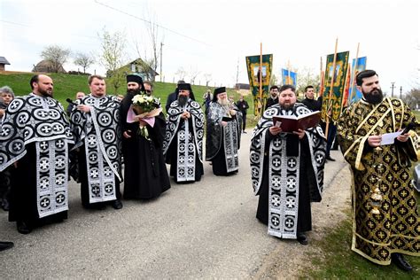 Procesiunea „drumul Crucii” La Mănăstirea Hadâmbu Doxologia