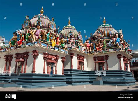 Sri Mariamman Temple, Singapore Stock Photo - Alamy