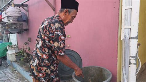 Cerita Mbah Alex Penemu Bayi Dalam Tong Sampah Di Jalan Tengger