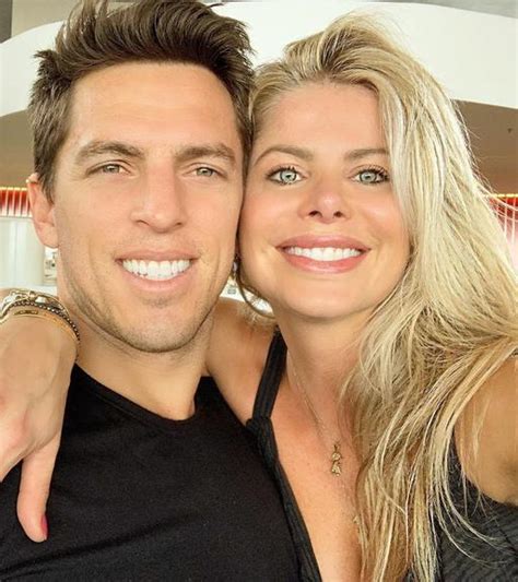 Karina Bacchi Posa O Marido E Filho E F S Pedem Um Irm O Para Enrico