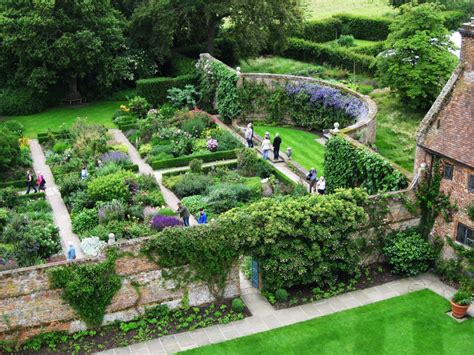 Sissinghurst – The National Trust at its Best - The Garden Visitor