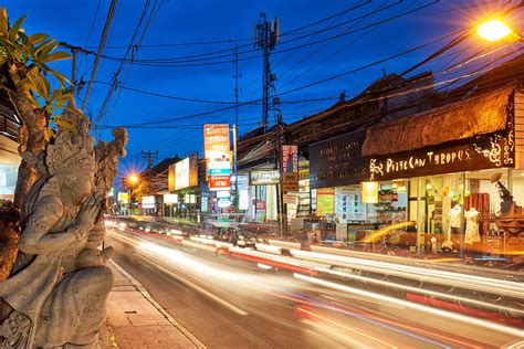 Jalan Raya Ubud Shopping Street Guide To The Main Walking Street Of