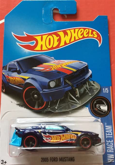 SUPER T HUNT Hot Wheels Race Team Ford Mustang Universo Hot Wheels