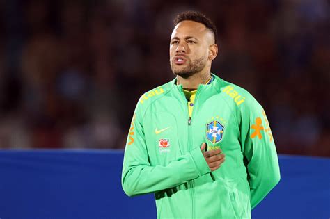 Neymar comenta grave lesão no joelho momento muito triste o pior