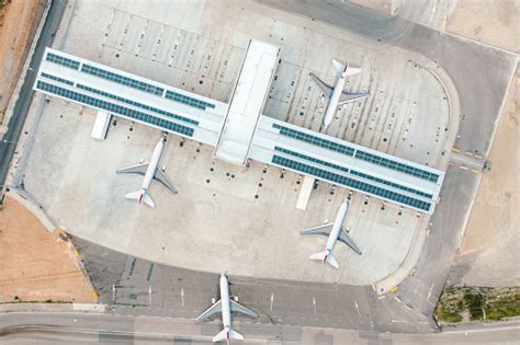 Aerial View Of An Airport Stock Photo - Download Image Now - Airport ...