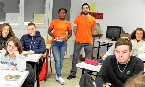 Gourin Message de tolérance des jeunes ambassadeurs des droits Le