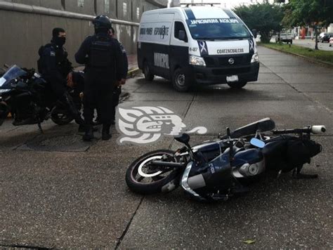 Motopatrullero Choca Y Derrapa En El Centro De Coatzacoalcos