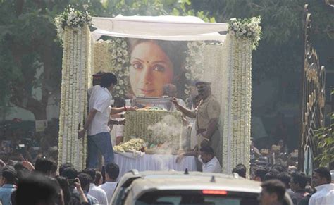 Sridevi Funeral Held With State Honours, Thousands Pay Last Respects ...