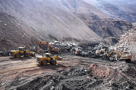 More Bodies Found in China Mine Collapse, 48 Remain Missing