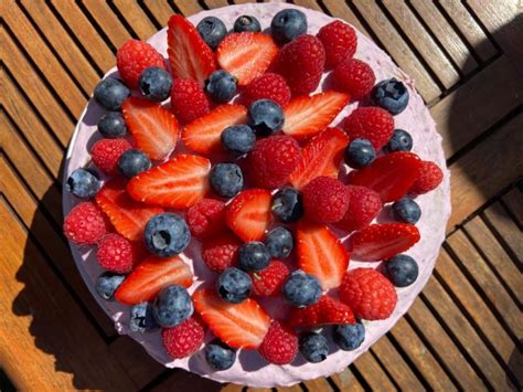 Naked Cake La Mousse De Fruits Rouges Croque Madames