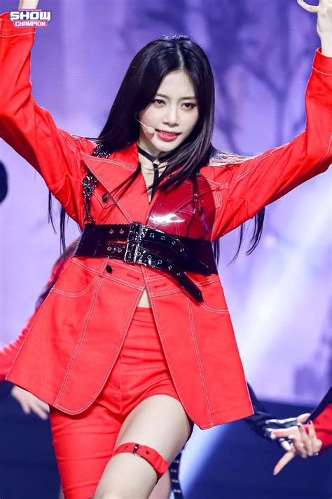 10 Times Dreamcatchers Jiu Was An Mystical Beauty In Her Stage