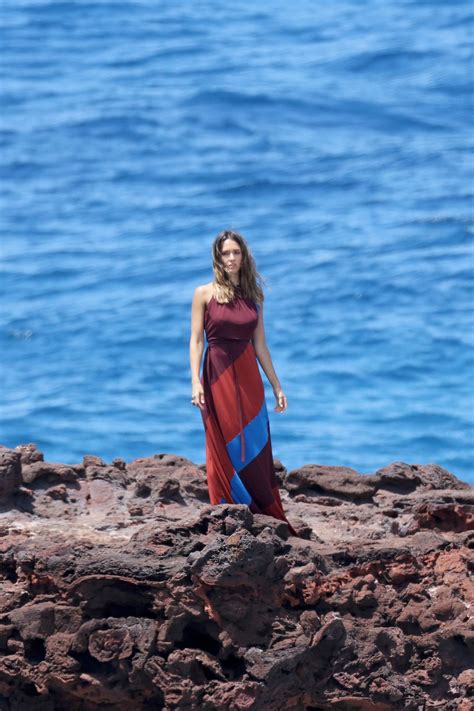 Jessica Alba 16 Hot Celebs Home