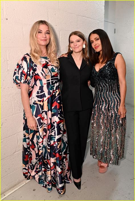 Salma Hayek Pinault Annie Murphy Make A Surprise Appearance At