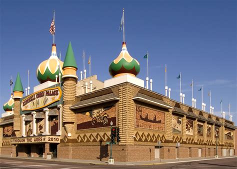 The Corn Palace In Mitchell South Dakota In Daytime Roadside