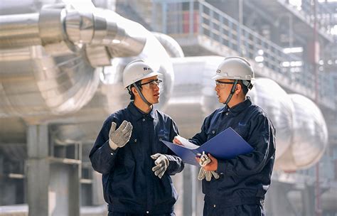 Engineers At A Petrochemical Plant Petrochemical Photography China