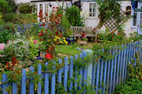 File:Seaside garden.jpg - Wikimedia Commons