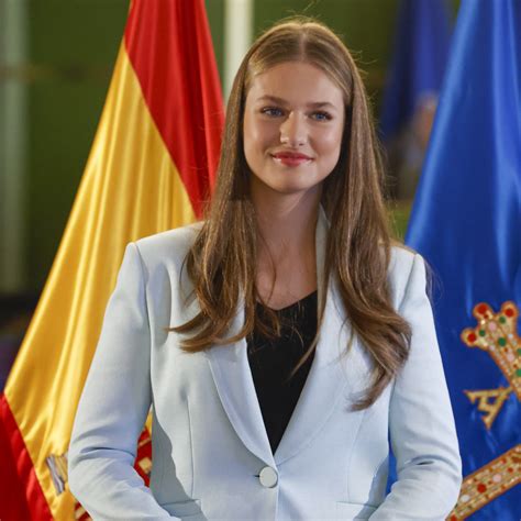 Leonor Se Inspira En La Reina Letizia Y Escoge El Look De Jefaza M S