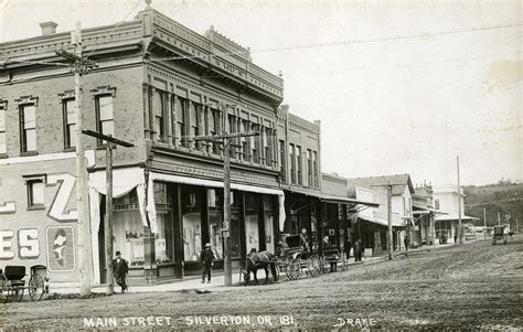 Main Street Silverton Oregon · Heritage