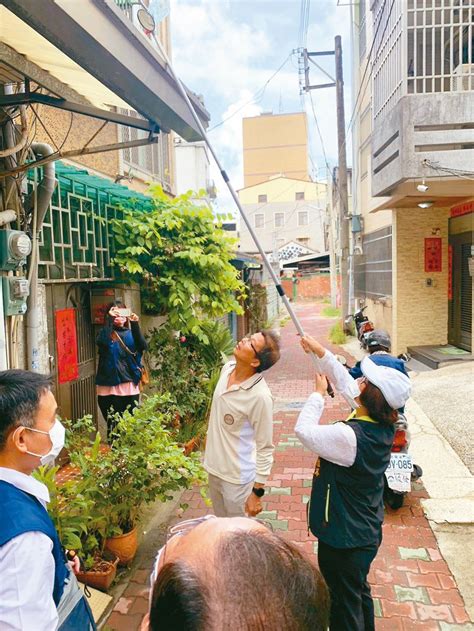 台南登革熱累積116例 公務員發明滅蚊神器「天溝棒」 雲嘉南 地方 聯合新聞網