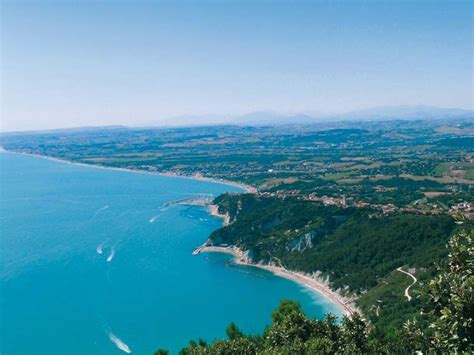 Il Mare E Le Spiagge Della Riviera Del Conero