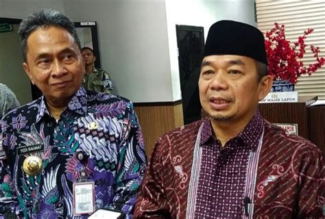 Kunker Komisi I DPR RI Plt Direktur Layanan APTIKA Pemkot Serang