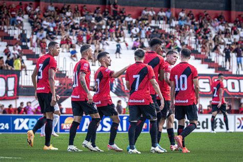 Atl Tico Goianiense Se Prepara Para Sequ Ncia De Jogos Eliminat Rios