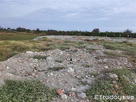 雲林農地淪廢棄物掩埋場 檢察官衝現場逮人查扣2部挖土機 Ettoday社會新聞 Ettoday新聞雲