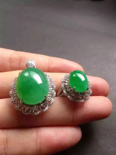 Full Green Jade Oval Ring Pendant Jewelry Set Inquiry Jade