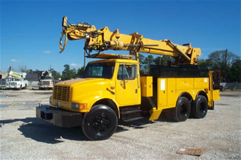 Digger Derrick Truck - Telelect Commander II - Atlas Truck Sales, Inc.