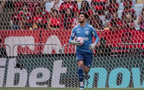 Flamengo Amplia Recorde Rossi Sem Sofrer Gols Em Jogos Oficiais