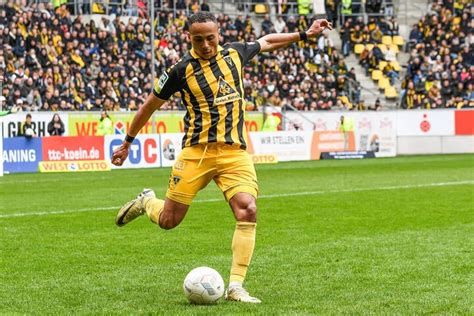 Liga Alemannia Aachen Verabschiedet Robin Afamefuna Der Erf Hrt