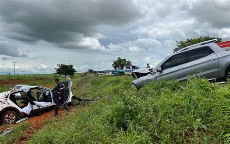 Idosa Morre E Quatro Pessoas Ficam Feridas Em Acidente Após Carros