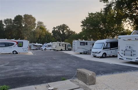 Aire Camping Car Park De Remoulins Remoulins Camping Uzes Pont Du Gard