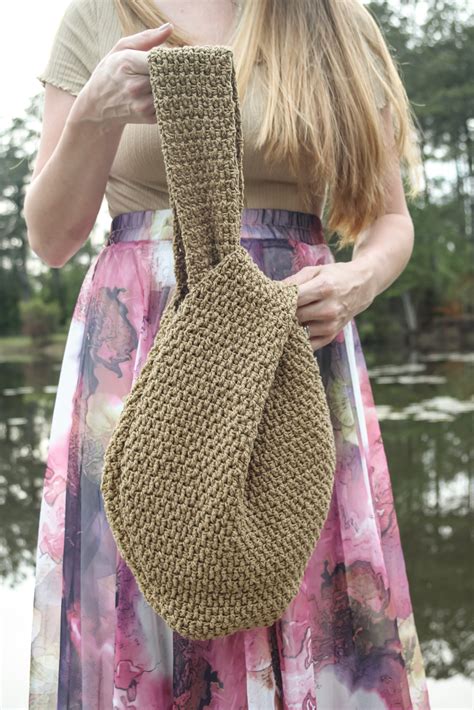 Easy FREE Modern Hobo Crochet Tote Bag Pattern Life Yarn