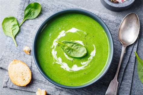 La recette du velouté aux épinards de Cyril Lignac Marie Claire