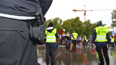 Nach Wiesn In M Nchen Polizei Ermittelt Gegen Viele Security Mitarbeiter