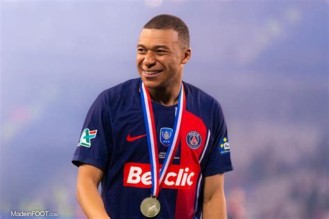 Mercato PSG Kylian Mbappé lance une énorme piste pour son lointain