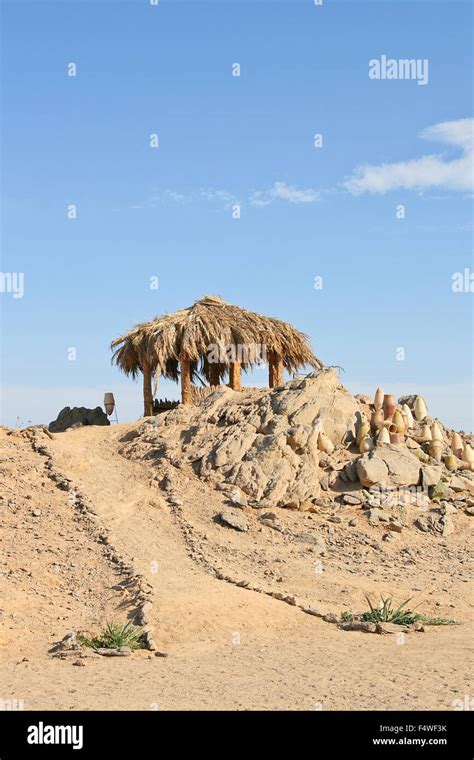 African Round Hut Thatched Roof Hi Res Stock Photography And Images Alamy