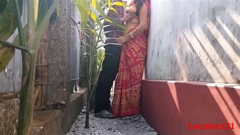 Dexi Horny Bhabhi Ne Lover Ke Saath Ghar Ke Bahar Chuup Kar Sex Kiya