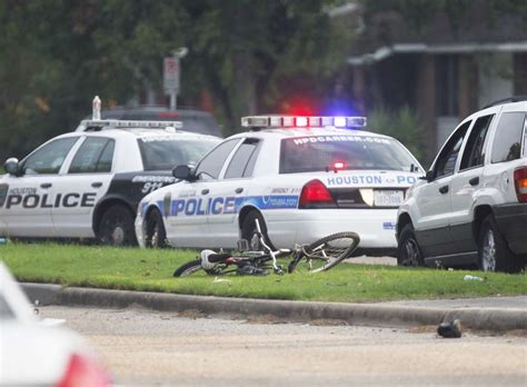 Suv Fatally Hits Bicyclist In Ne Houston